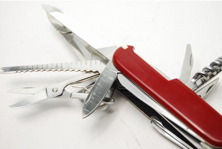 Multifunktionales Taschenmesser