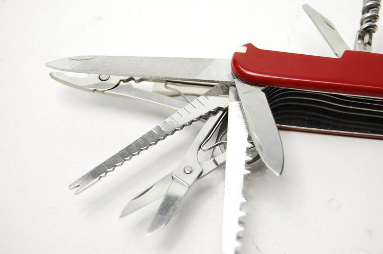 Multifunktionales Taschenmesser